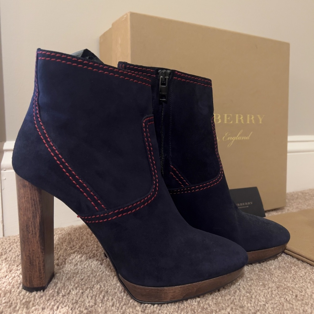Burberry 'Hazelhurst 115' Ankle Boots In Navy Suede - Picture 4 of 7
